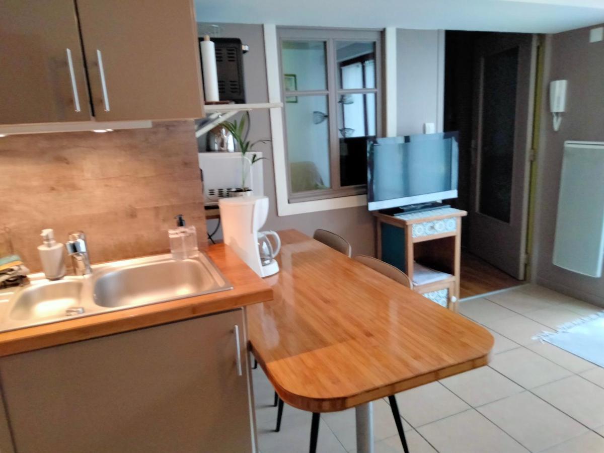 Appartement T2 Sur Cour Nantaise เรอเซ ภายนอก รูปภาพ