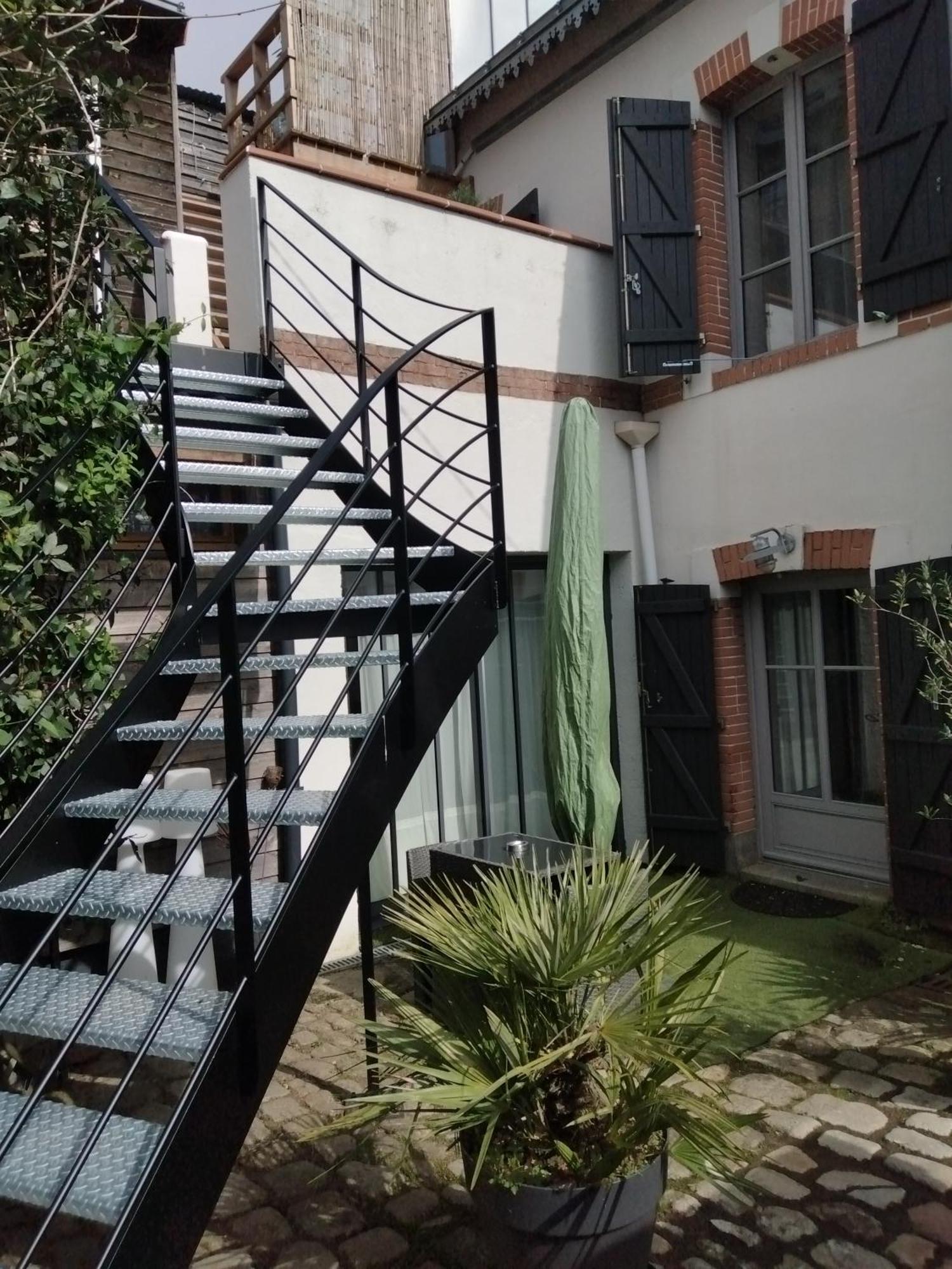 Appartement T2 Sur Cour Nantaise เรอเซ ภายนอก รูปภาพ