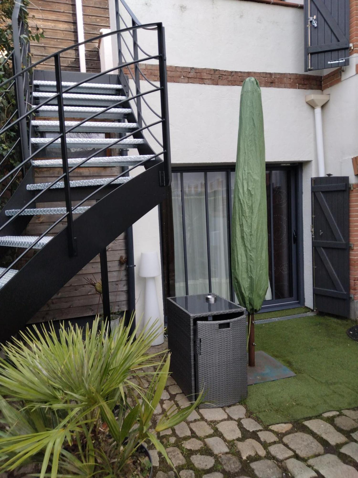 Appartement T2 Sur Cour Nantaise เรอเซ ภายนอก รูปภาพ