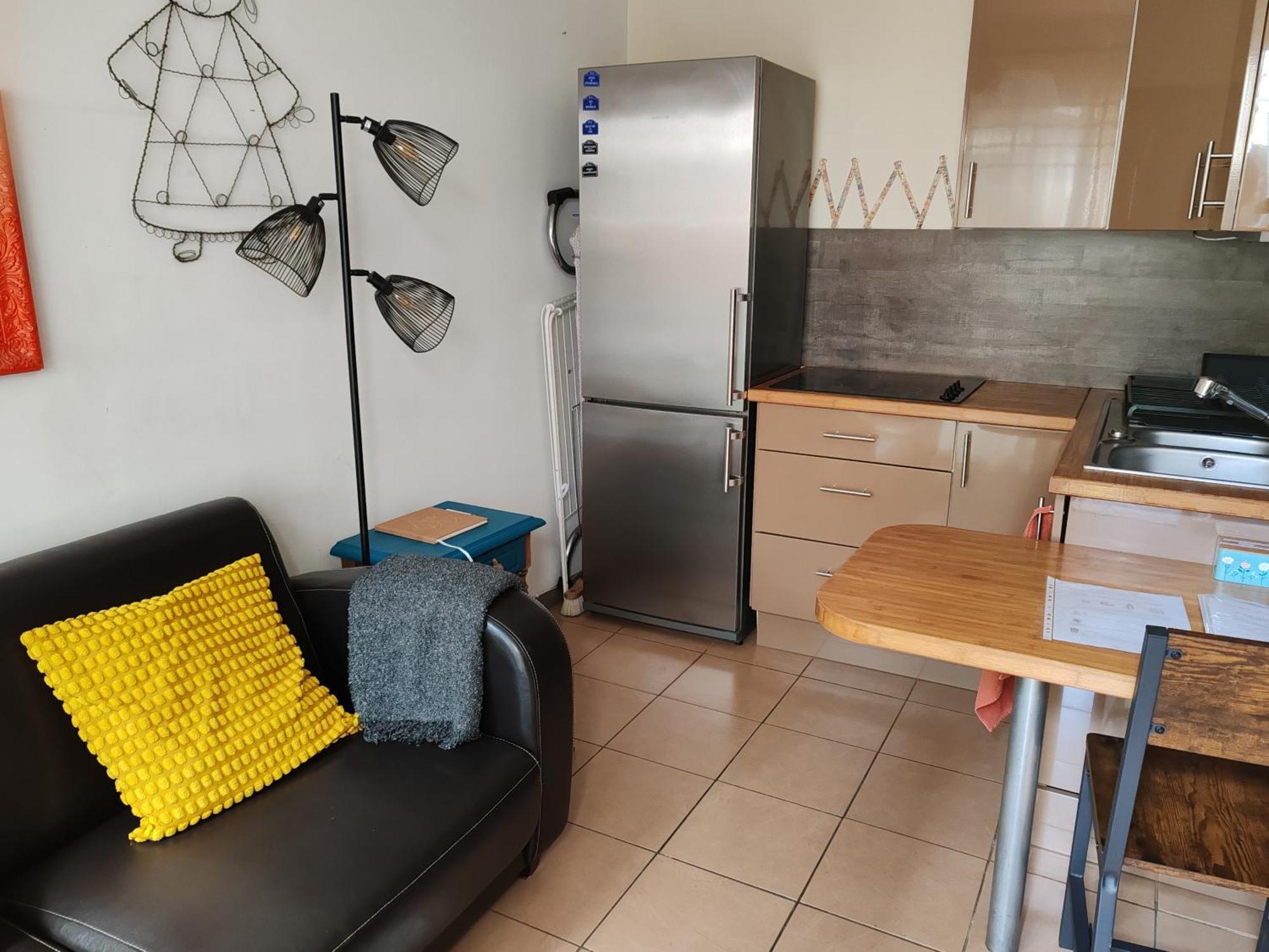 Appartement T2 Sur Cour Nantaise เรอเซ ภายนอก รูปภาพ
